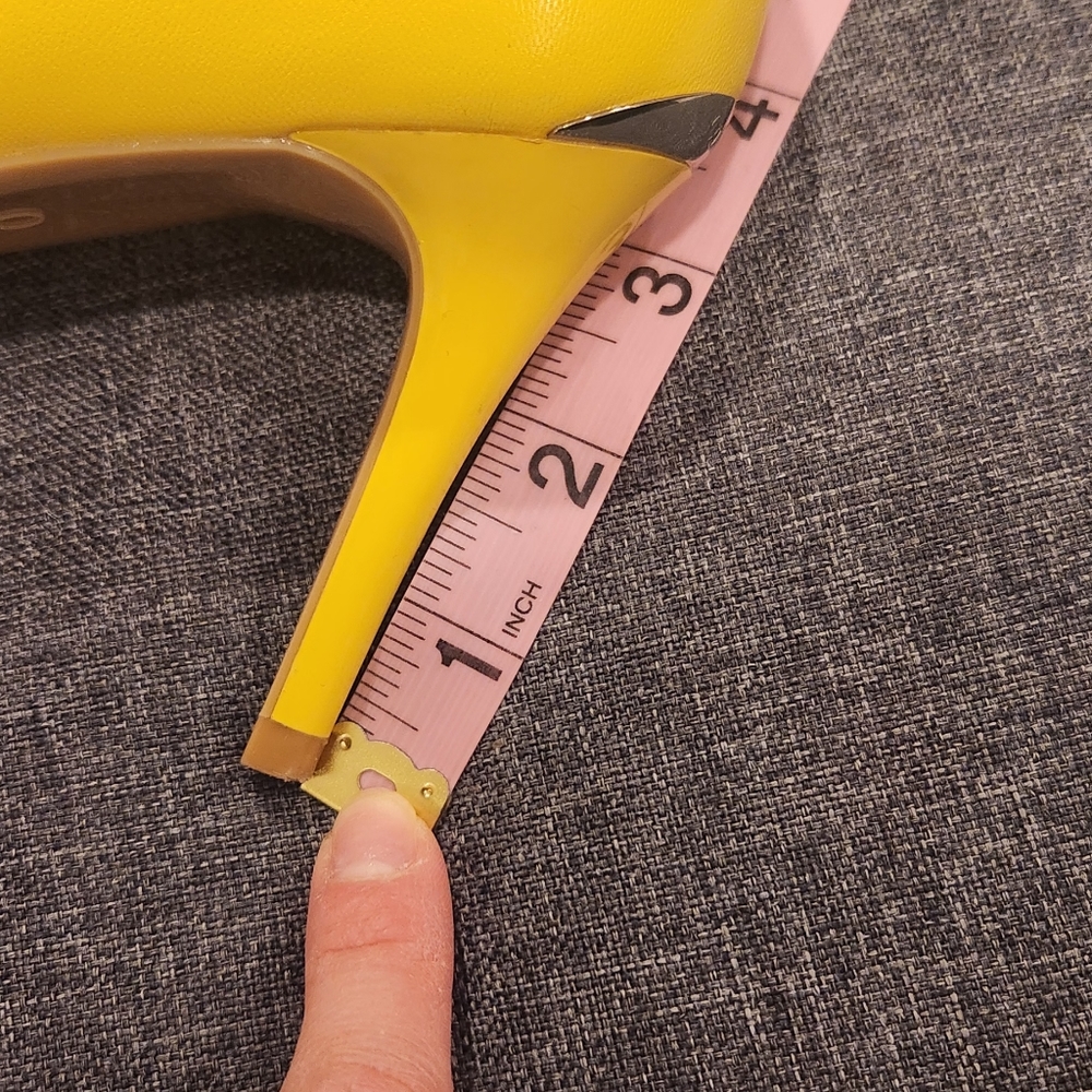 Calvin Klein Yellow Heels💛 - Picture 7 of 7